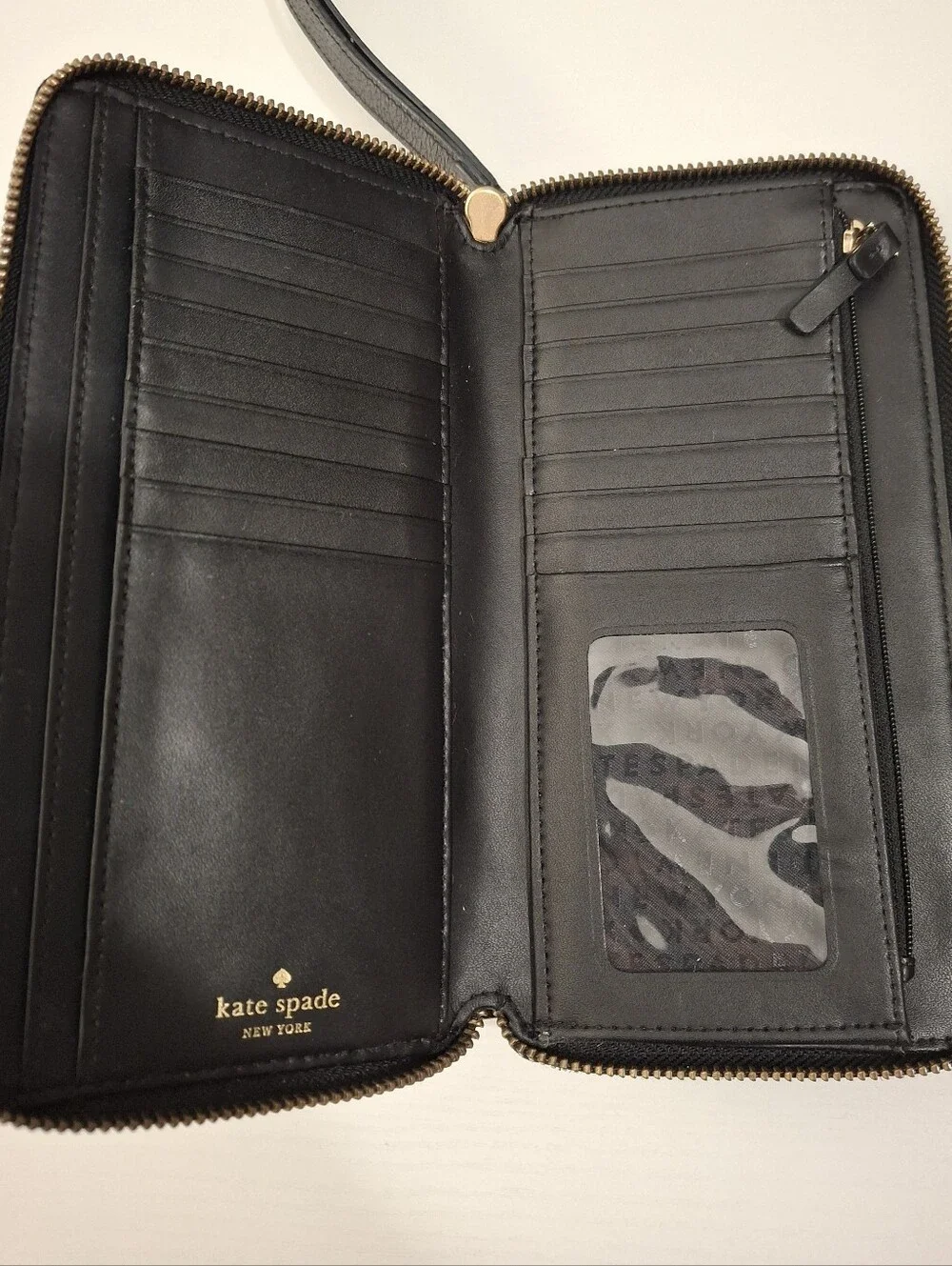Kate Spade New York Black Leather Zip Around Wristlet Wallet EUC